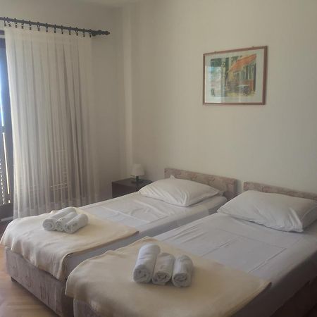 Studio Apartmani Topic Omiš Esterno foto